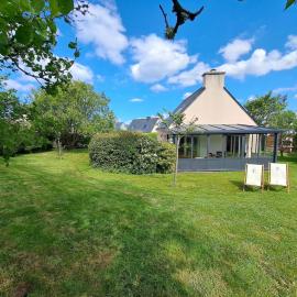 Coastal Garden Retreat near Sandy Beach