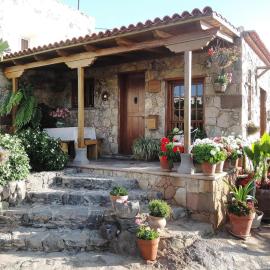Seaview Holiday Home for 4