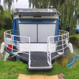 Hasta La Vista river cruiser, Hotel in White Sands