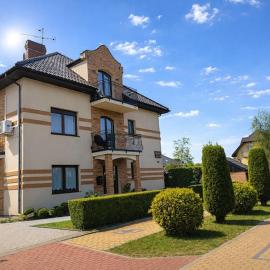 Apartment with swimming pool and jacuzzi, Mi dzywodzie