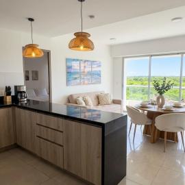 Luxury Apartment with Pool in Castelo Serena DelMar