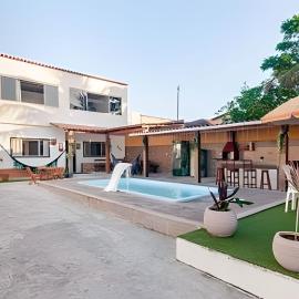 Casa Guarapari c/Piscina/ Wi-fi/Churrasq/Pet?Gar -650 Mt da praia, Hotel in Guarapari