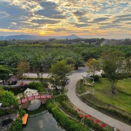 Waew Arun Garden Resort، فندق في Ban Na Chik