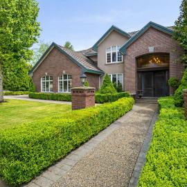 Hampton Luxe House, hotell i Coquitlam