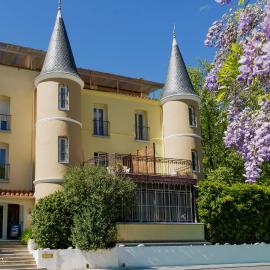 Appart'Hotel Castel Emeraude, Charme et Caractère, hotel i Amélie-les-Bains-Palalda