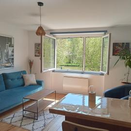 Entre canal et forêts vallonnées !, hotel di Lutzelbourg