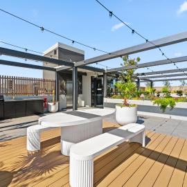 Stylish 2-Bed Stay Near Canberra Centre, hotel in Downer