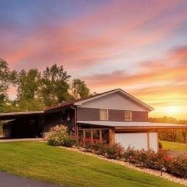 Private Hot Tub, Family Retreat! Southern Comfort, hotel in Scottsboro