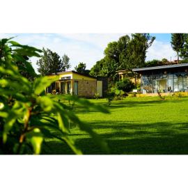 Eben Lake Kivu cottages and Villas, hotel v mestu Kagano