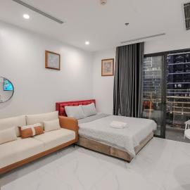 Shi House- Studios BE5 Swimming Pool & Balcony