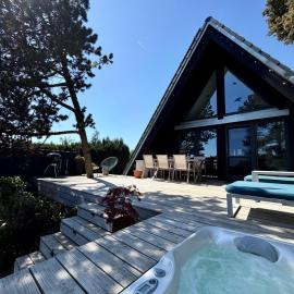 Nurdachhaus & Schiffscontainer in Birstein، فندق في Birstein