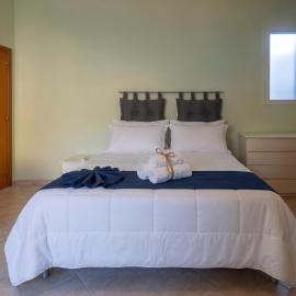 Dimora Dina Guglionesi, hotel Guglionesiben