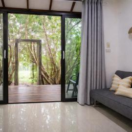 Island`s Pearl Home with Private Patio Quiet & Peaceful, Hin Kong, hotel in Hinkong