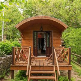 Roulotte Du Moulin De Lesneve, hotel i Saint-Avé