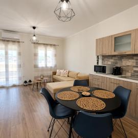 Casa Plati 1 - Modern Escape with Pool & Garden – hotel w mieście Platí