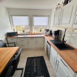 Vier Zimmer Apartment, Messe
