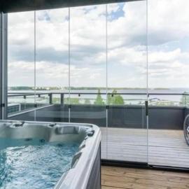 Luxurious Penthouse - Hot Tub & Sauna, hotel di Tampere