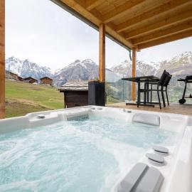 Tiny Bishorn mit privatem Whirlpool, hotel v destinaci Grächen
