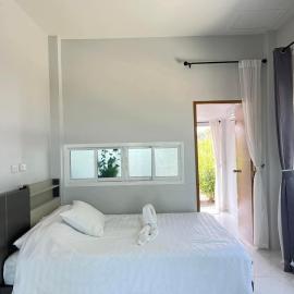 Lamae Cabana Villa ละแมคาบานาวิลลา, hotel a Ban Laem No