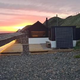 Shoreside Beach House Nethertown sleeps 4, hotel a Egremont