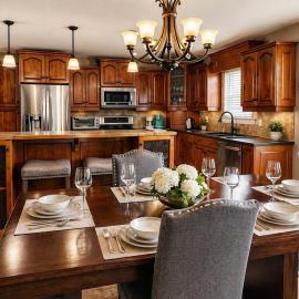 Spacious Luxury 4BR Getaway Near Casino and Magic Mountain, hotel v mestu Moncton