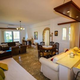 Charming Country House Just Steps from Everything