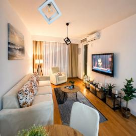 Apartment near airport,tram & city center Free parking