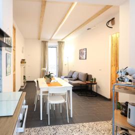 Palazzotto Manzoni Civico 4, in centro a 2 passi dal Lago, hotel in Omegna