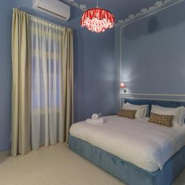 SÀWĀ Sama 1BR Sky Blue Apt in Mar Mikhael, hotel i Al Mudawwar