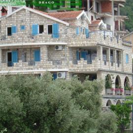 Apartments and Rooms Drago