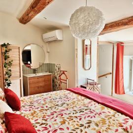 entre vignes et canal, hotel u gradu 'Azille'