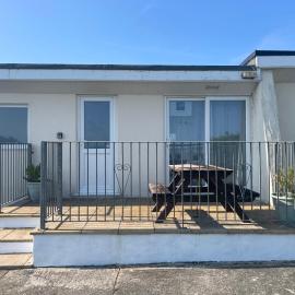 Widemouth Waves Holiday Chalet, hotel in Poundstock