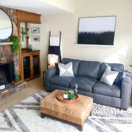Walkable 2BR Ski Condo w Private Balcony & Creek, hotel a Sugar Mountain