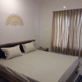 Royal Dwarka Resort, מלון בManegaon