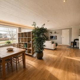 Modern & Cozy Apartment in Quiet Area, Free Parking, hotel a Spangereid