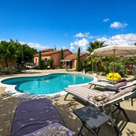 Studio tout confort avec vue sur piscine