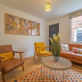 City Centre Cottage in Canterbury Courtyard Garden with Cathedral Views