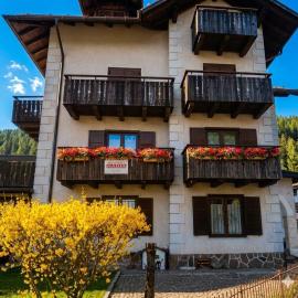 APARTMENTs NADIA 2, hotell i Mendola