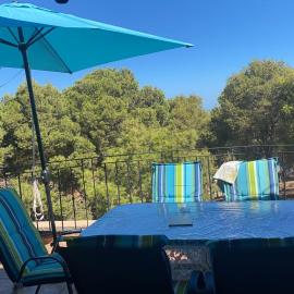 villa larhat vue sur mer، فندق في Larhat