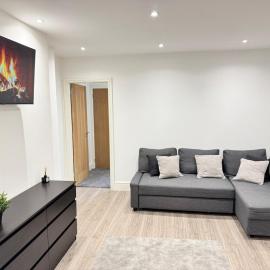 Parking, Self-Check in, Modern Home 3 Bedrooms