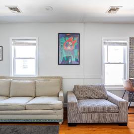 Spacious 2BR 1BA and Parking