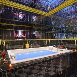 Suite de Luxe - Jacuzzi Privatif - Cinéma - Sedan, hotell i Sedan