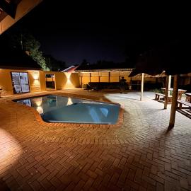 Golf View Guest House โรงแรมในมาฮิเคง