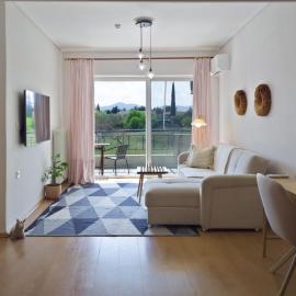 Bright Spacious Home Near Pelion & Sports Facility, hotell sihtkohas Melissátika