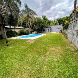 Casa de 3 dormitorios, hotelli kohteessa Funes