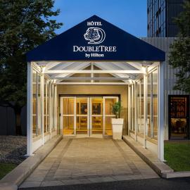 Doubletree By Hilton Pointe Claire Montreal Airport West, hótel í Pointe-Claire