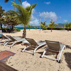 Villa 2 Chambres sur la plage piscine tennis