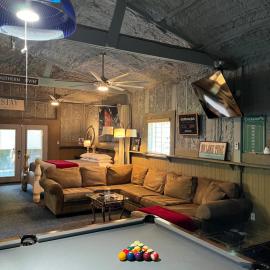 Cozy Barn with Pool Access & Near Lake Conroe