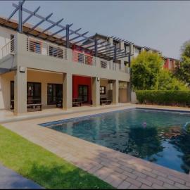 Stylish Bachelor Pad in the Heart of Fourways 2, hotel in Sandton