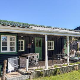 Beautiful Apartment In Humlebæk With Wifi, hotel in Humlebæk